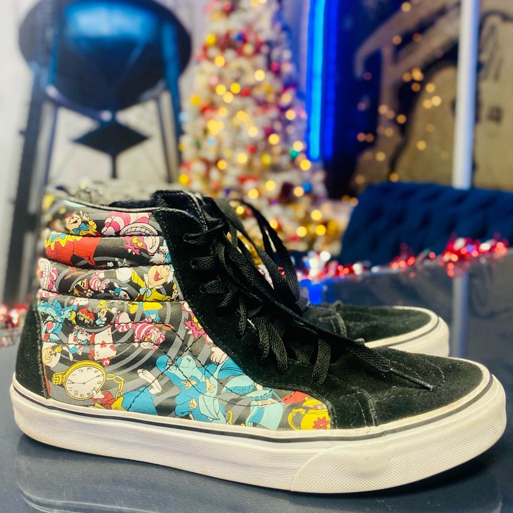 Vans X Disney Alice in Wonderland Sk8-Hi Sneakers 10W/8.5M